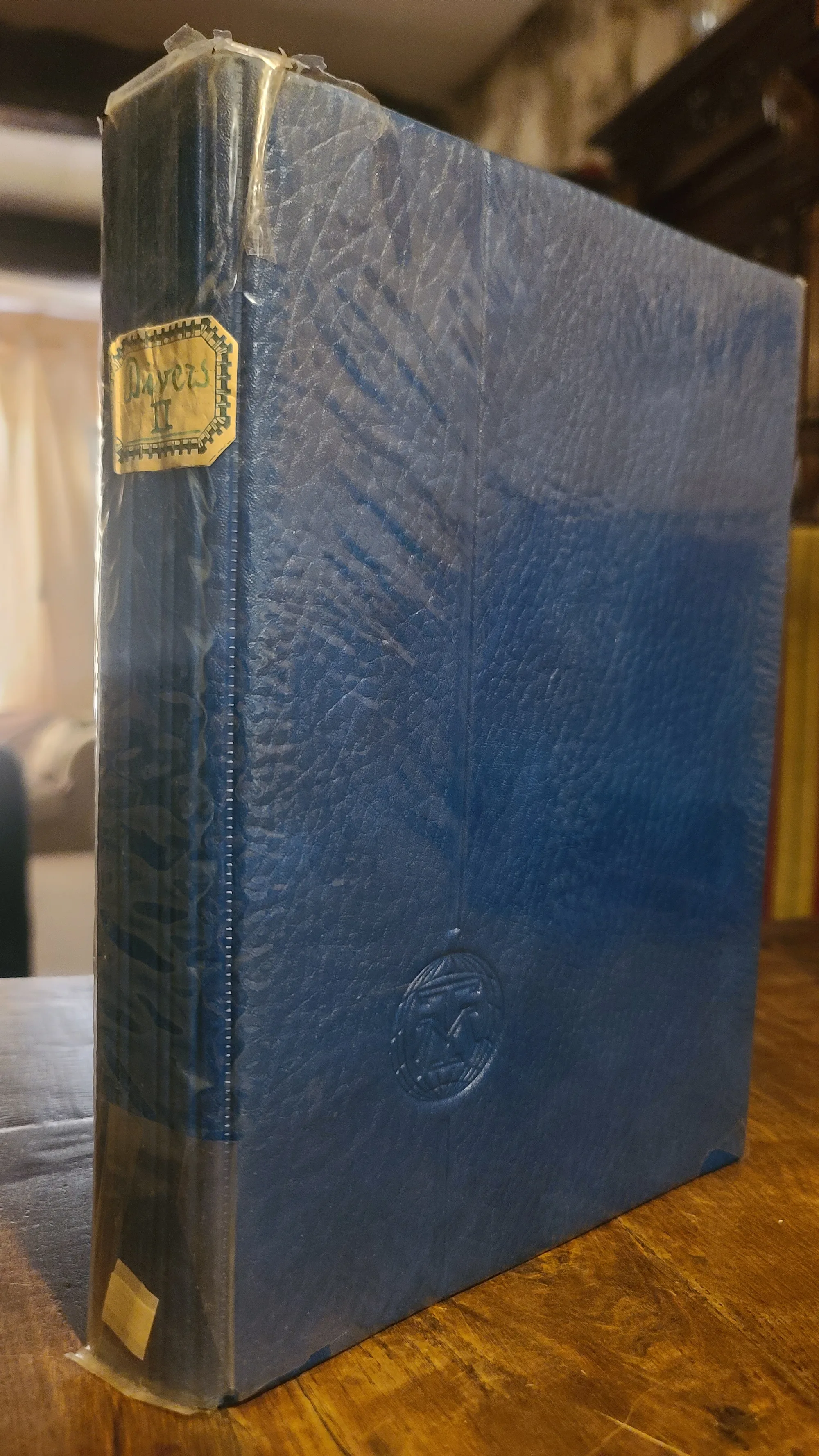 Album d'Étude Timbres du Monde — Flore, Aviation, Nations Unies & Émissions Courantes — Page 1